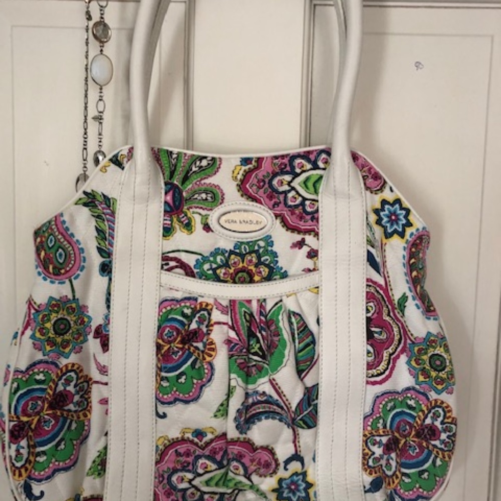 Gorgeous Vera Bradley white paisley bag